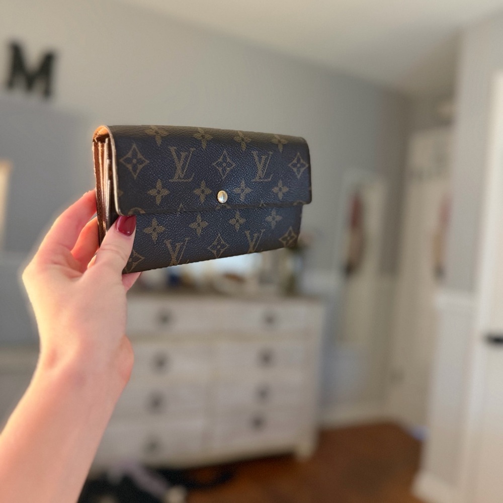Louis Vuitton Dark Brown Monogram Clutch - Picture 2 of 15